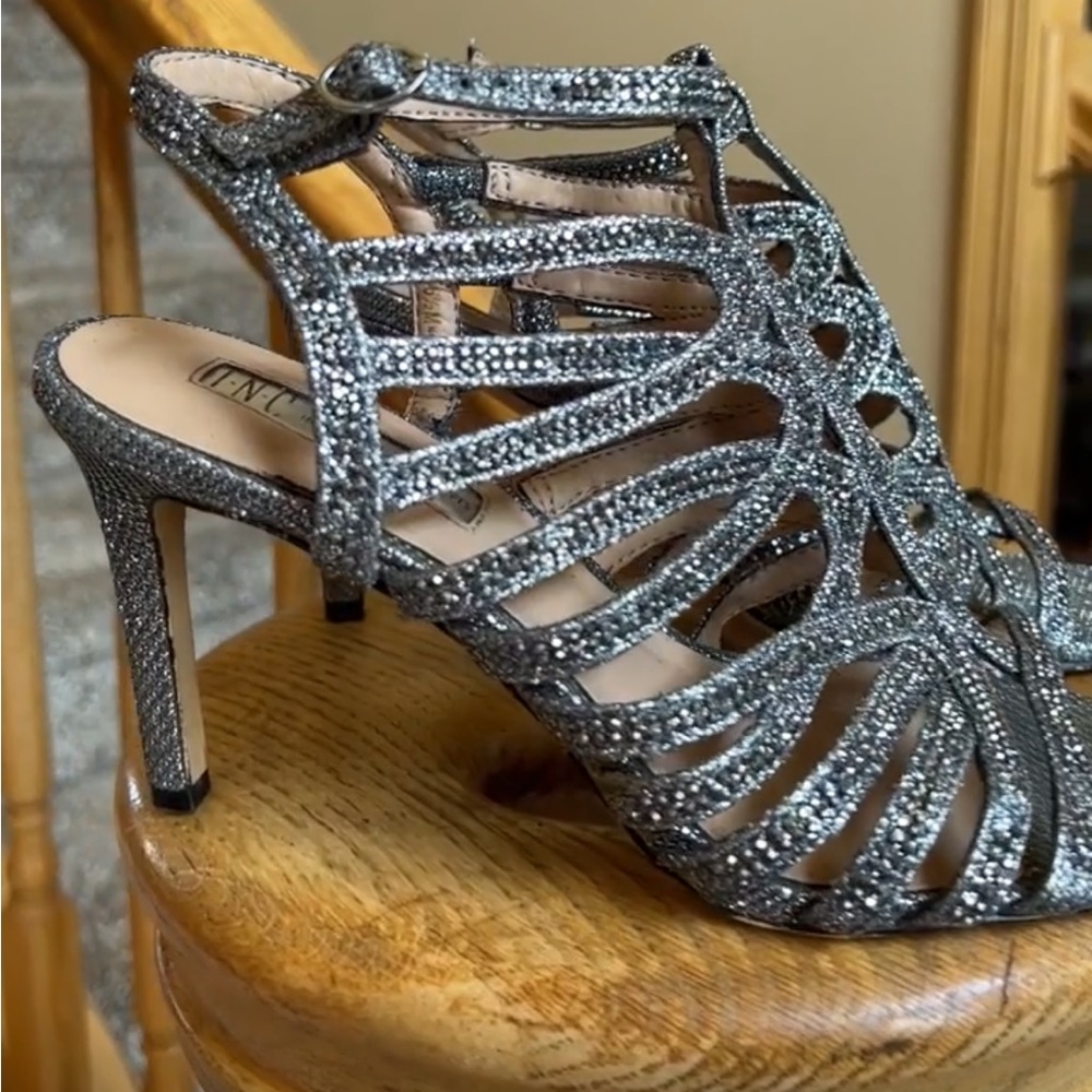 International concepts silver and with pewter sandals rhinestones, size 6.5
